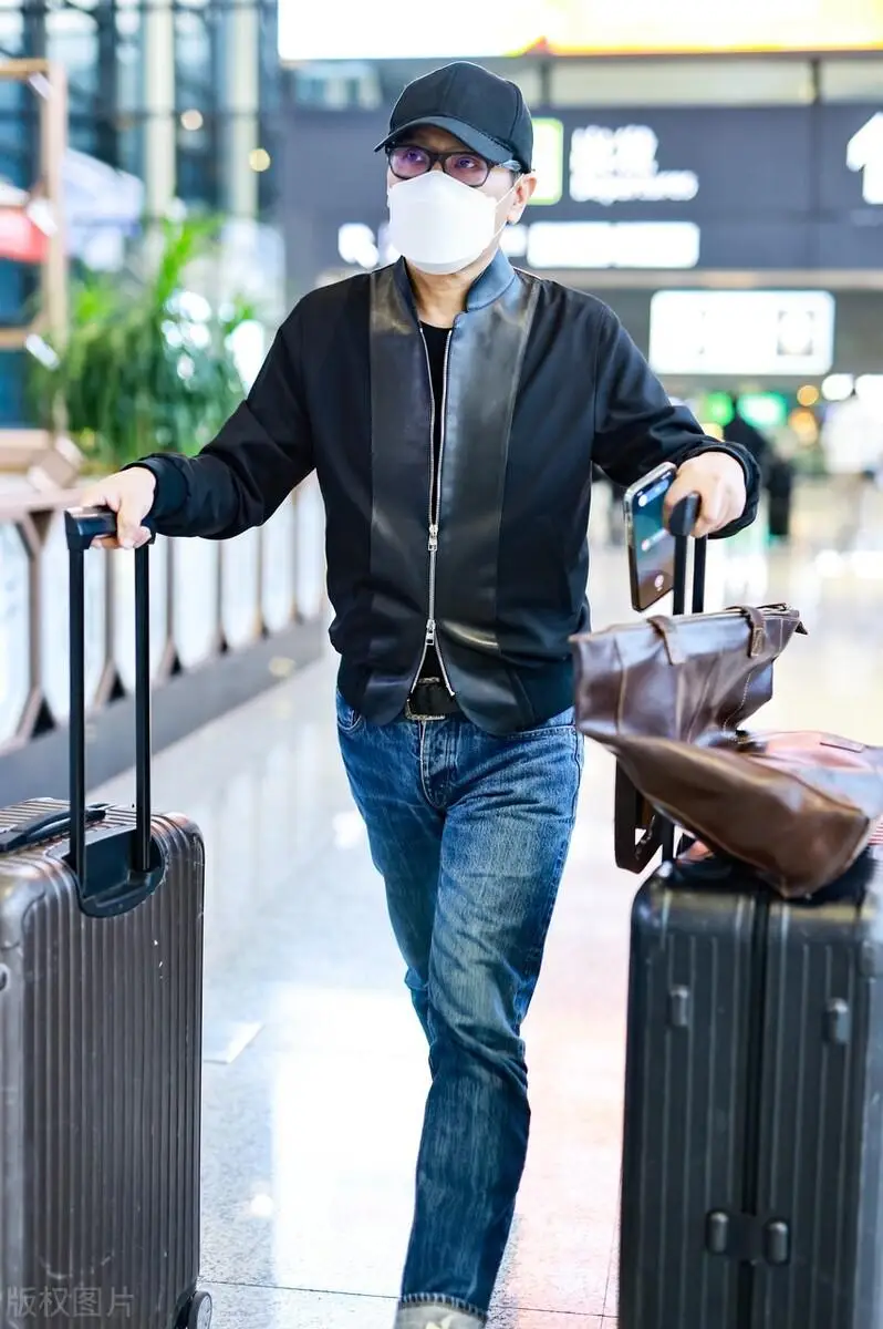 张信哲情歌教主爱情故事_张信哲朱小妹照片_张信哲感情经历