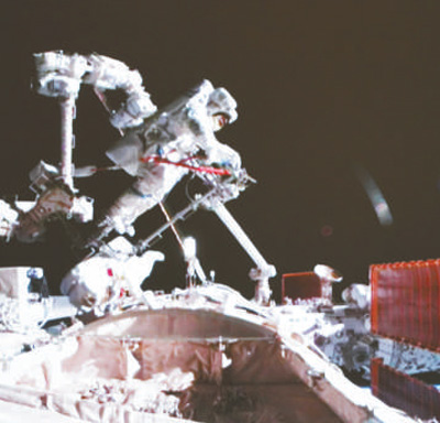 2023年国内十大新闻_十四届全国人大一次会议选举产生新一届国家领导人_最近国家大事新闻100字