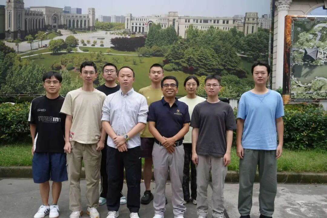 长缨架构芯片_二维超快闪存器件_全球首颗!中国研发全新架构闪存芯片