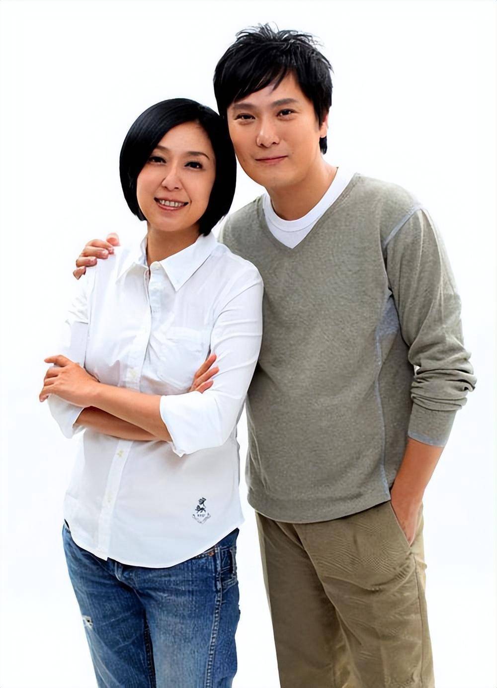 谢丽金喜欢张信哲_张信哲 初恋故事_张信哲 未婚原因