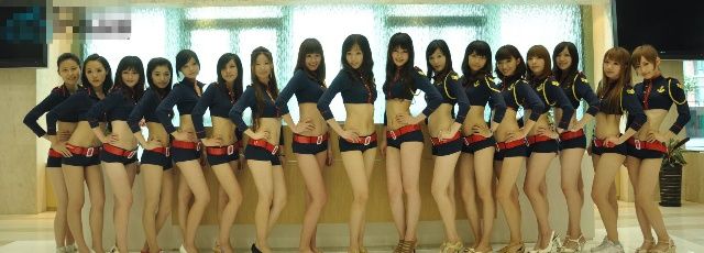 CJ showgirl 轻松工作 摆pose拍照_cjshowgirl_Chinajoy showgirl 工作时薪 生命价值