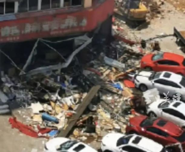 一住户家中天然气闪爆！致1死1伤！这些燃气知识，你一定要知道→