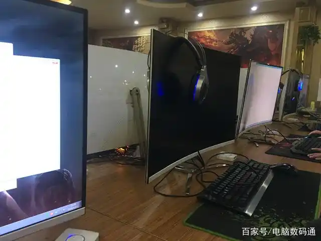 网吧电脑不装任何硬盘为何速度那么快还能随便储存大文件游戏呢？