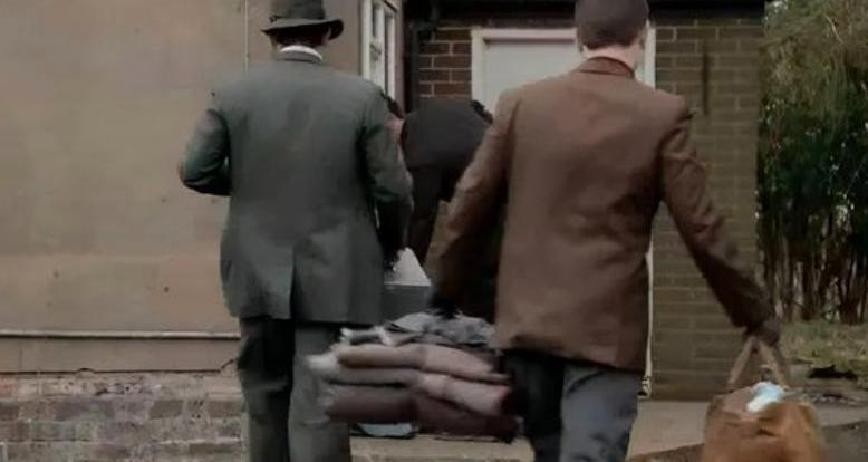 中国商人俄罗斯冒险_K3国际列车劫案_普法栏目剧中俄国际列车大劫案