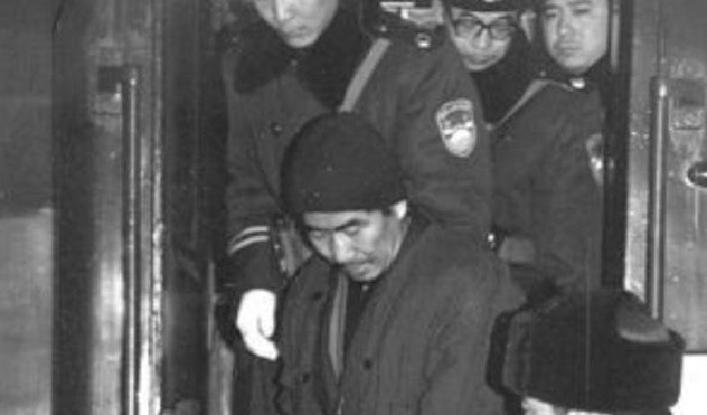 K3国际列车劫案_中国商人俄罗斯冒险_普法栏目剧中俄国际列车大劫案