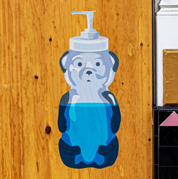 街头涂鸦艺术家新冠病毒主题作品_疫情期间城市街头艺术创作_艺术涂鸦