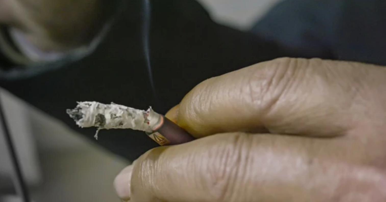 马航MH370乘客家属_马航MH370失联事件_马航失事的英语新闻