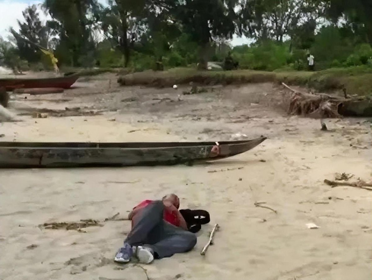 马航MH370失联事件_马航失事的英语新闻_马航MH370乘客家属