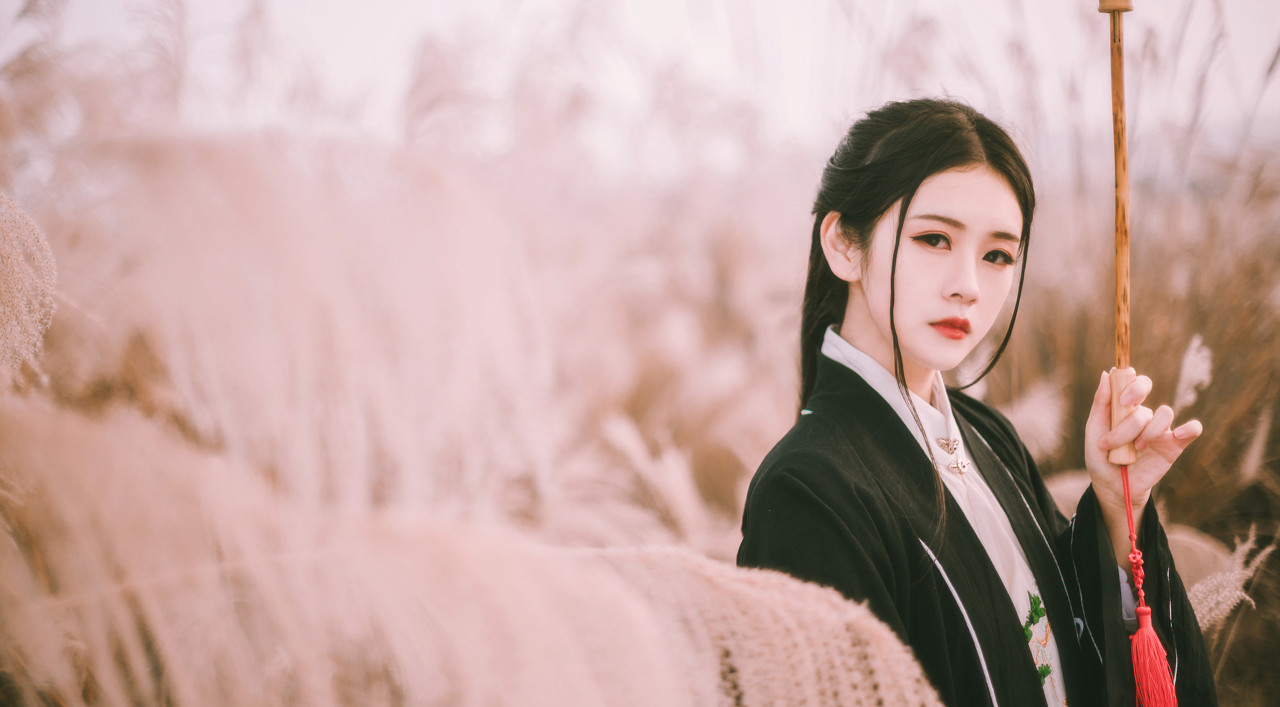 小说：她痴心皇上，却落得满门朱斩葬身火海下场，重生成秀女复仇