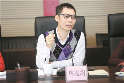 新时代马克思主义新闻观实践圆桌讨论会_中山大学传播与设计学院_马克思主义新闻思想概论