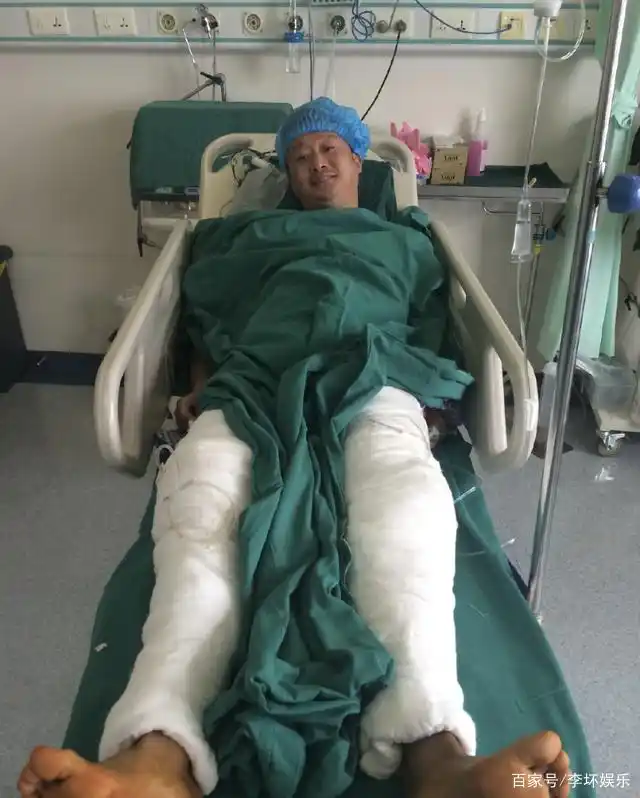 吴京拍戏受伤_吴京硬派动作电影_吴京战狼肌肉图片大全