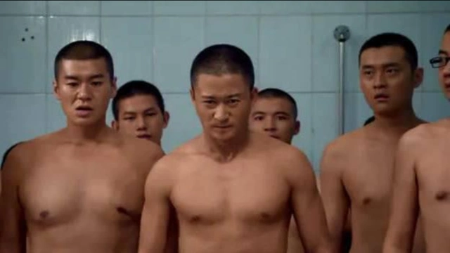 拿命去拼的吴京，缝了100多针：到底是钱重要还是命重要？