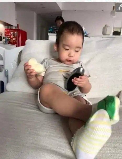 吴京战狼肌肉图片大全_吴所谓肌肉线条_谢楠晒儿子赤膊照