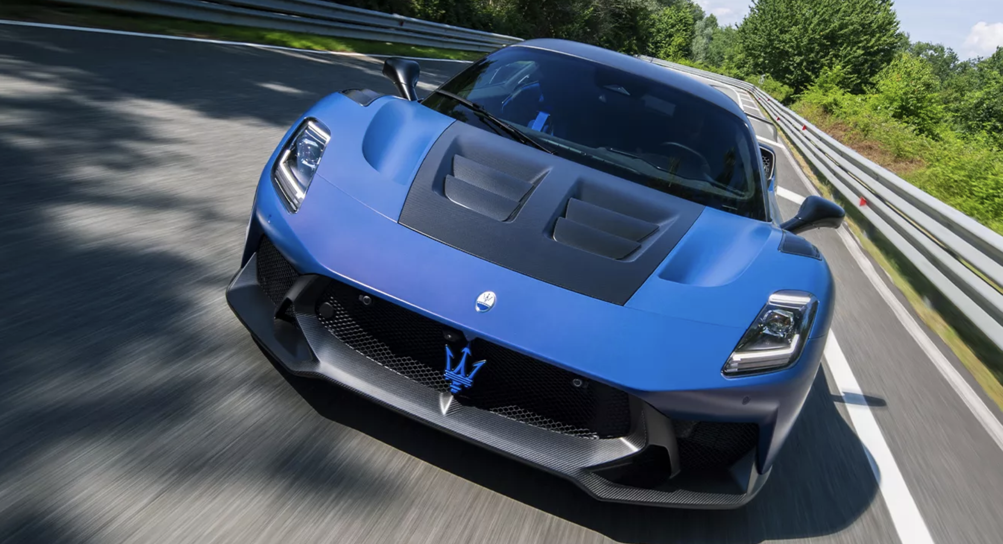 特朗普苹果iPhone美国生产_埃隆马斯克关税争议_特朗普被严重警告