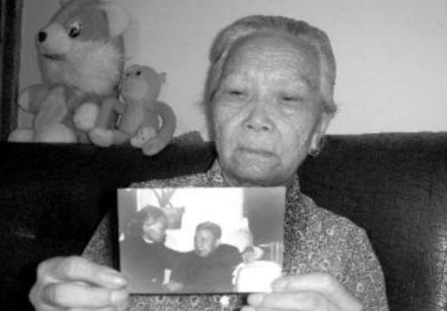 陆定一严慰冰子女团聚_陆家认亲故事_陆定一为什么不被重用