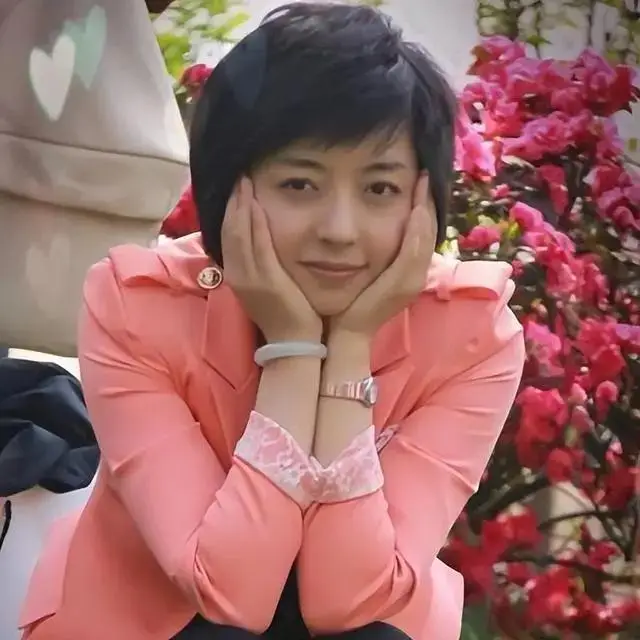 佟瑶 主持人生平_四川播音员佟瑶裸尸图_佟瑶 失踪事件