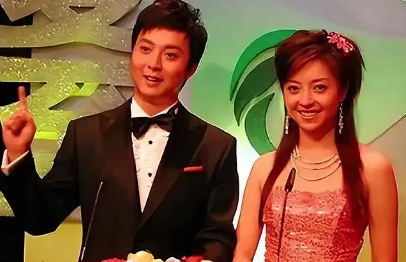 四川播音员佟瑶裸尸图_佟瑶杭州溺水事件详细情况_四川电视台主持人佟瑶去世