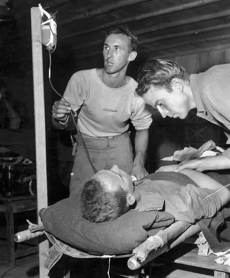 美国战地记者_第一位战地摄影记者迪基·夏佩尔_战地记者保护条款