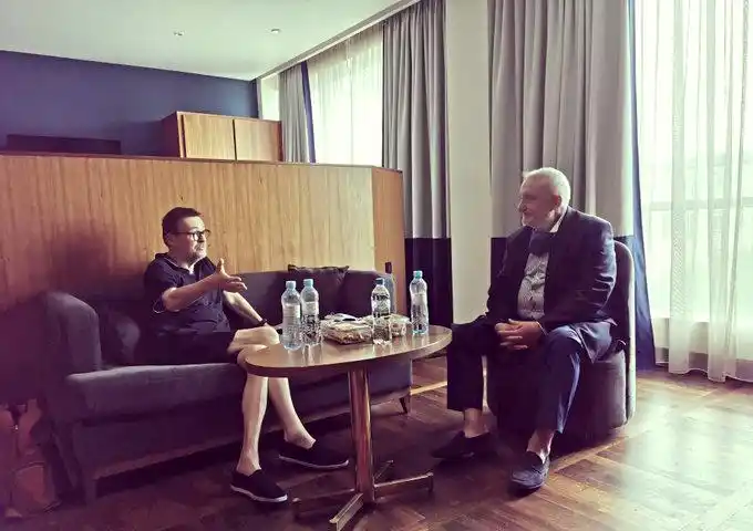 战地记者弗尔切克逝世_美国情报机构调查_美国战地记者