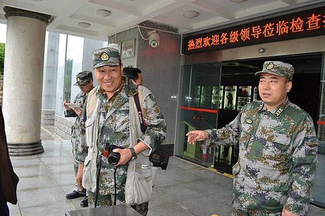 王红 佳能A-1 战地记者 老山战役 摄影作品 真实记录_王红战地记者
