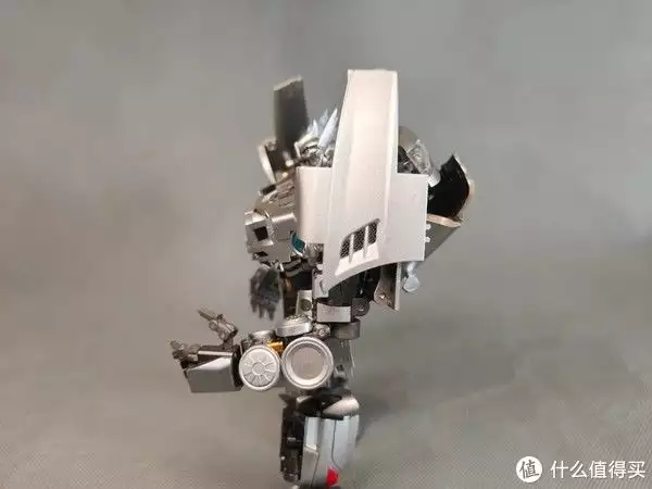 声波玩具人设颠覆经典评价_变形金刚玩具篇1_变形金刚3声波奔驰SLS-AMG造型争议