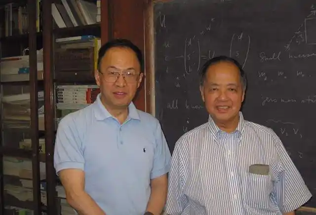 杨振宁 杨武之_杨振宁放弃美国国籍原因_杨武之生平事迹