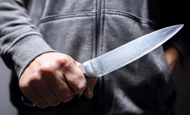 城管踩头_摆摊谋生 城管收车 退伍军人犯罪