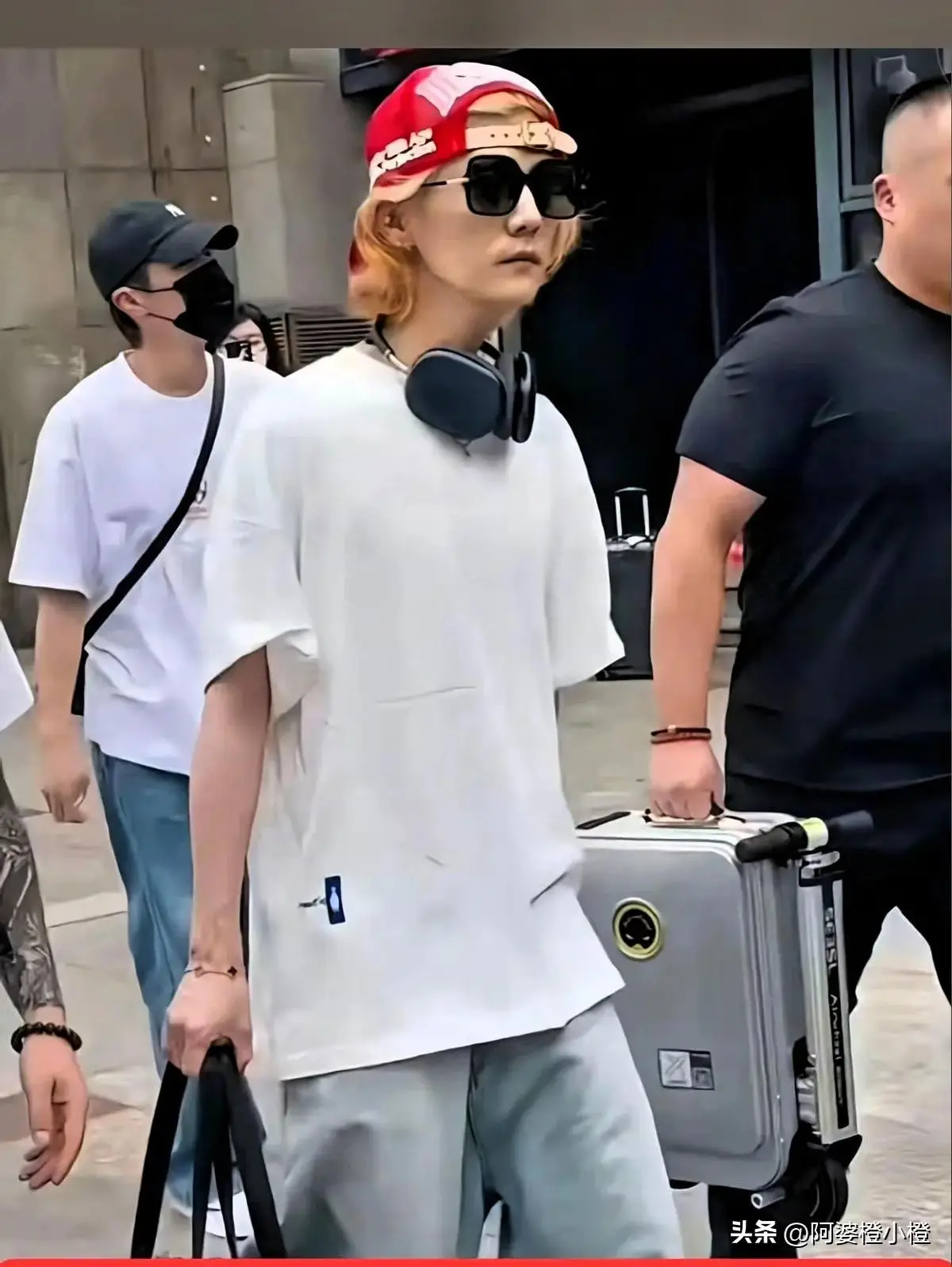 白鹿回应暴瘦到86斤_鹿晗关晓彤感情传闻_鹿晗演唱会暴瘦原因