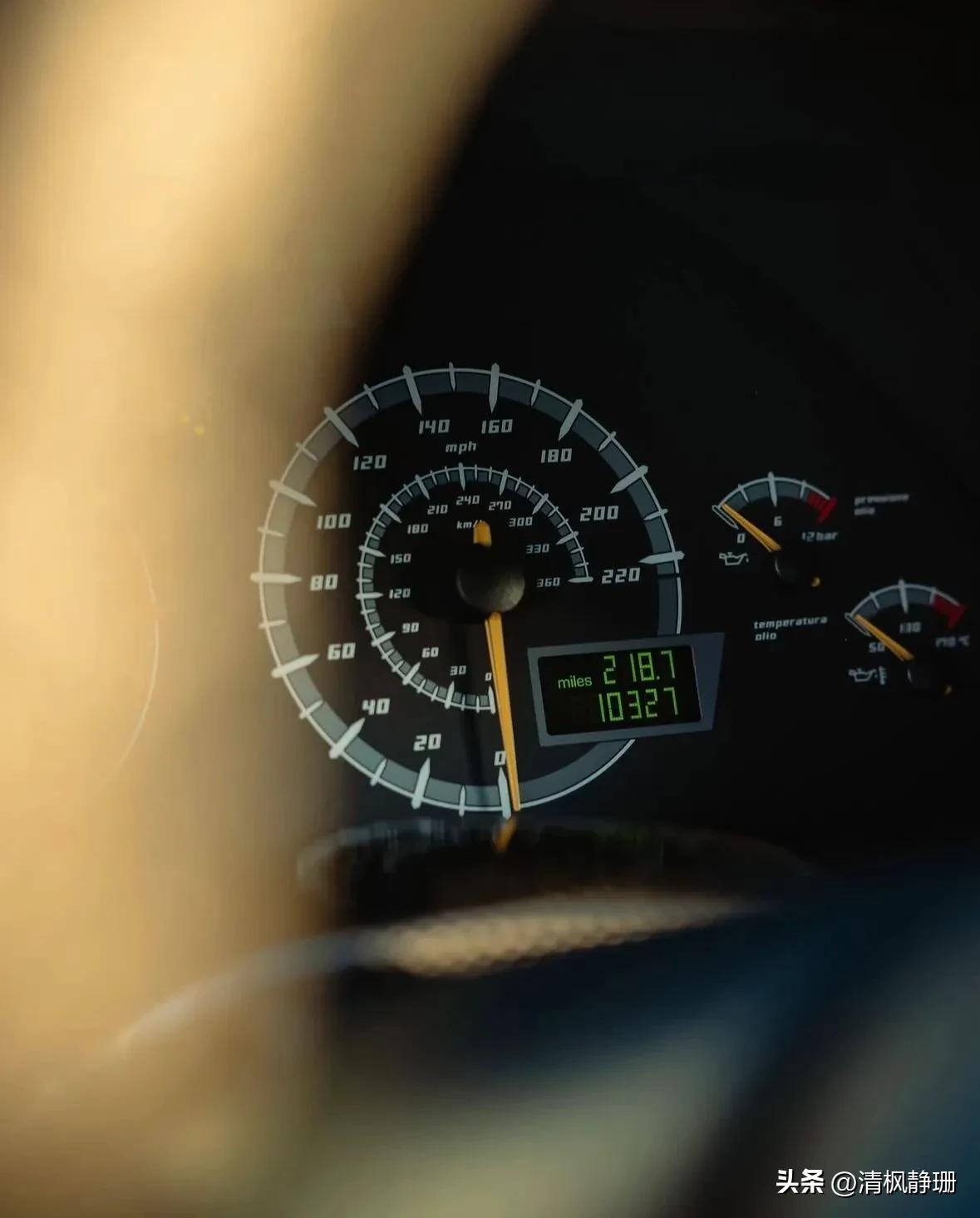 兰博基尼蝙蝠战车_兰博基尼最后纯燃油V12 超跑 蝙蝠SV 性能解析_兰博基尼蝙蝠SV V12 手工组装 6.5L 碳纤维车身