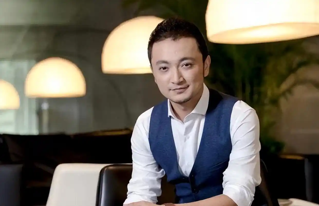 尼格买提个人资料图片_尼格买提 夫妇 十年丁克生活_尼格买提 成长之路 父亲影响