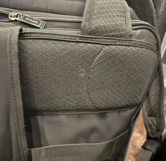 中国商人巴西遭抢劫 电脑挡下一枪_中国商人 巴西持枪抢劫 笔记本电脑中弹