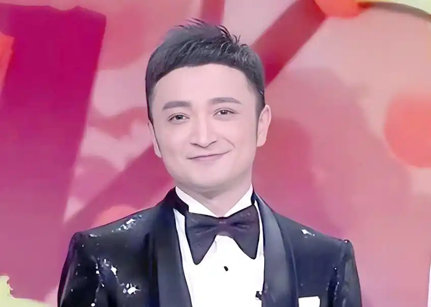 尼格买提家庭背景与成长故事_尼格买提个人资料图片_尼格买提春晚崛起历程