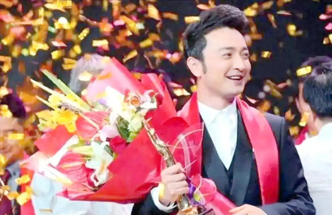 尼格买提春晚崛起历程_尼格买提个人资料图片_尼格买提家庭背景与成长故事