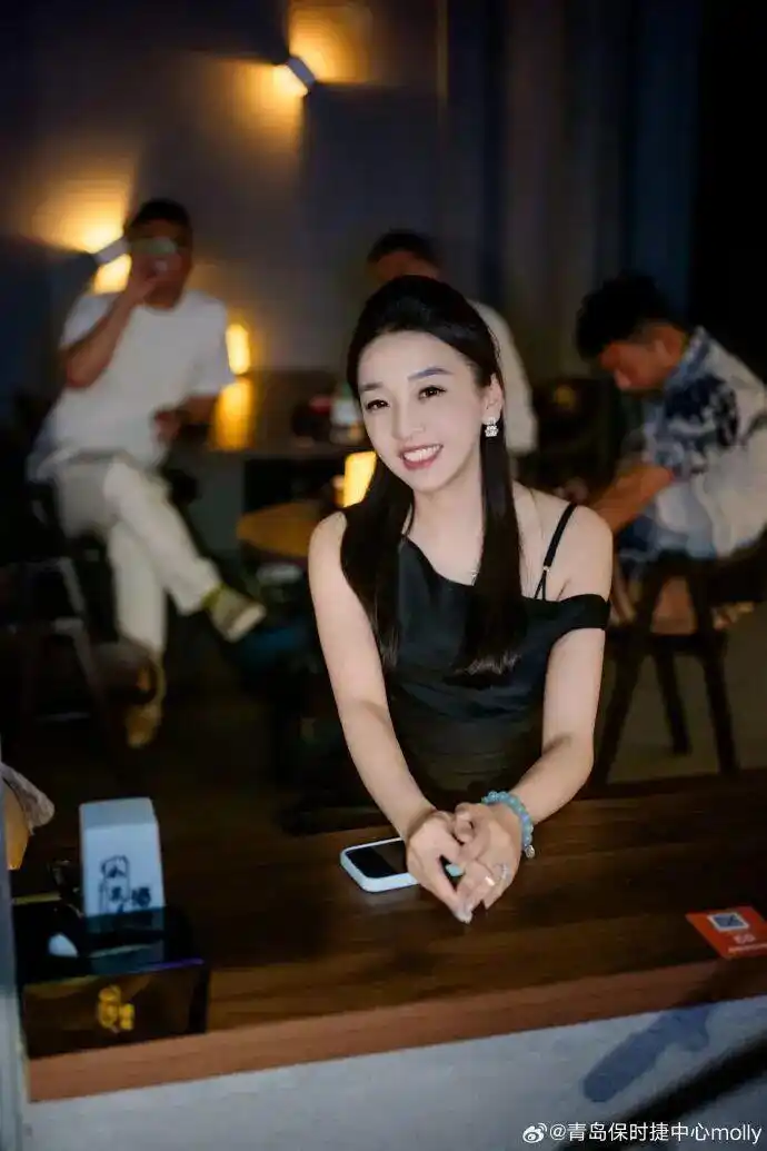 保时捷女销冠被合成ai不雅视频_青岛保时捷销售中心牟女士遭遇AI恶意合成虚假视频_牟女士遭遇网络骚扰事件