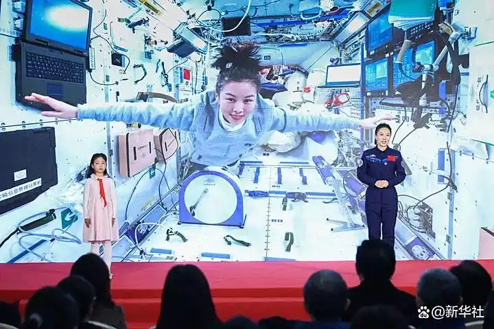 居里夫人对女性奋斗的激励_总书记关心妇女事业发展的故事_习近平总书记对妇女发展的论述