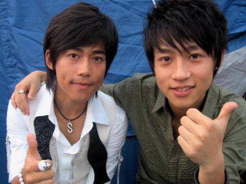 2007快乐男声魏晨结婚前几名没去参加婚礼_张杰和苏醒关系好吗_魏晨结婚陈楚生苏醒张杰等好友反应