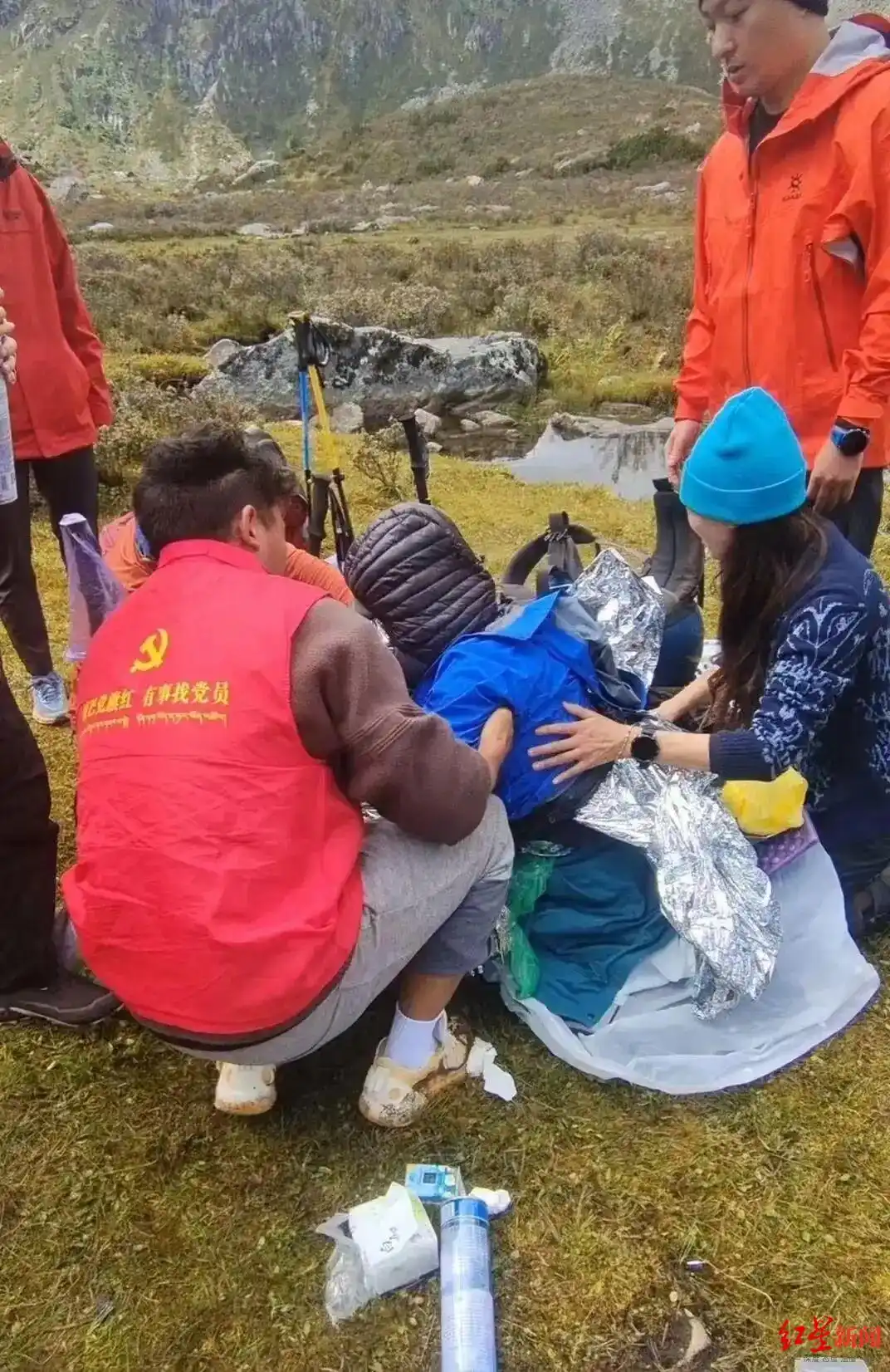 党岭高反女孩家属最新发声_高原脑水肿缺氧缺血性脑病驴友救助事件_四川甘孜州丹巴县党岭徒步高反女游客获救ICU治疗