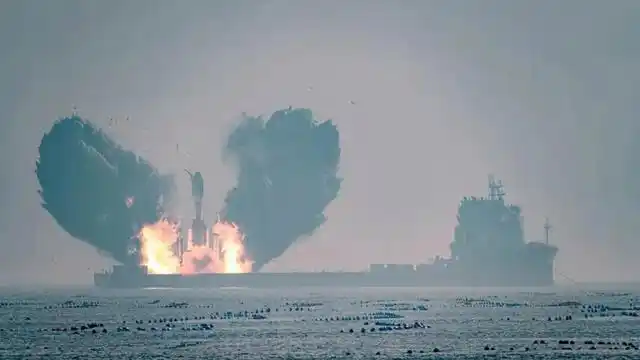 引力一号海上发射_全球最大固体火箭再出征_东方航天港商业航天发射