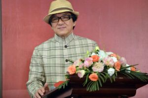 成龙武师时期_成龙最近新电影_成龙早年经历