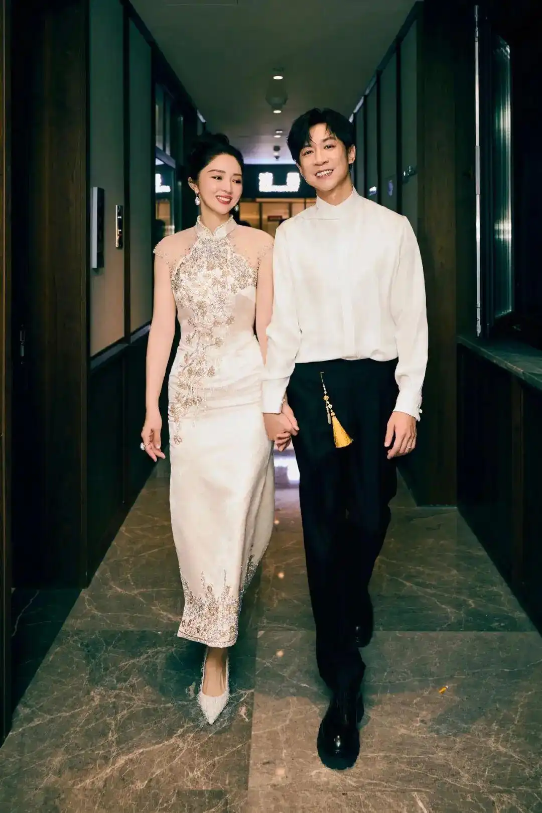 董璇综艺回应热搜_董璇回应婚礼餐标67元_董璇张维伊婚礼真相