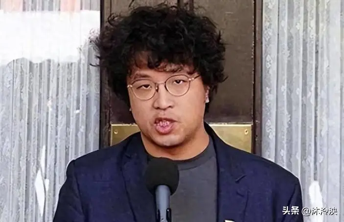 大陆警方下通缉，沈伯洋彻底慌了，向台当局求援无果，被无情丢弃