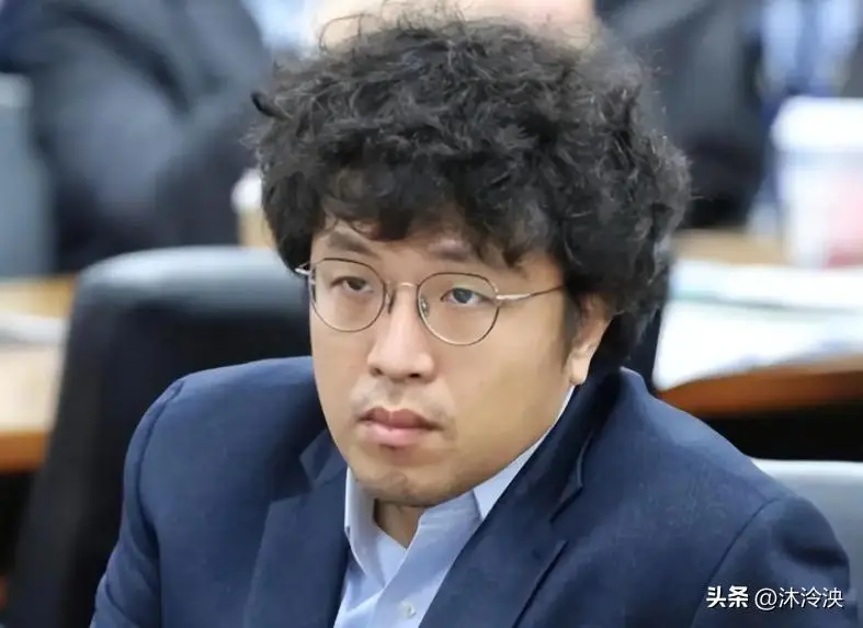 沈伯洋通缉令_台独分子法律制裁_“台独”沈伯洋慌了：我这情况怎么办