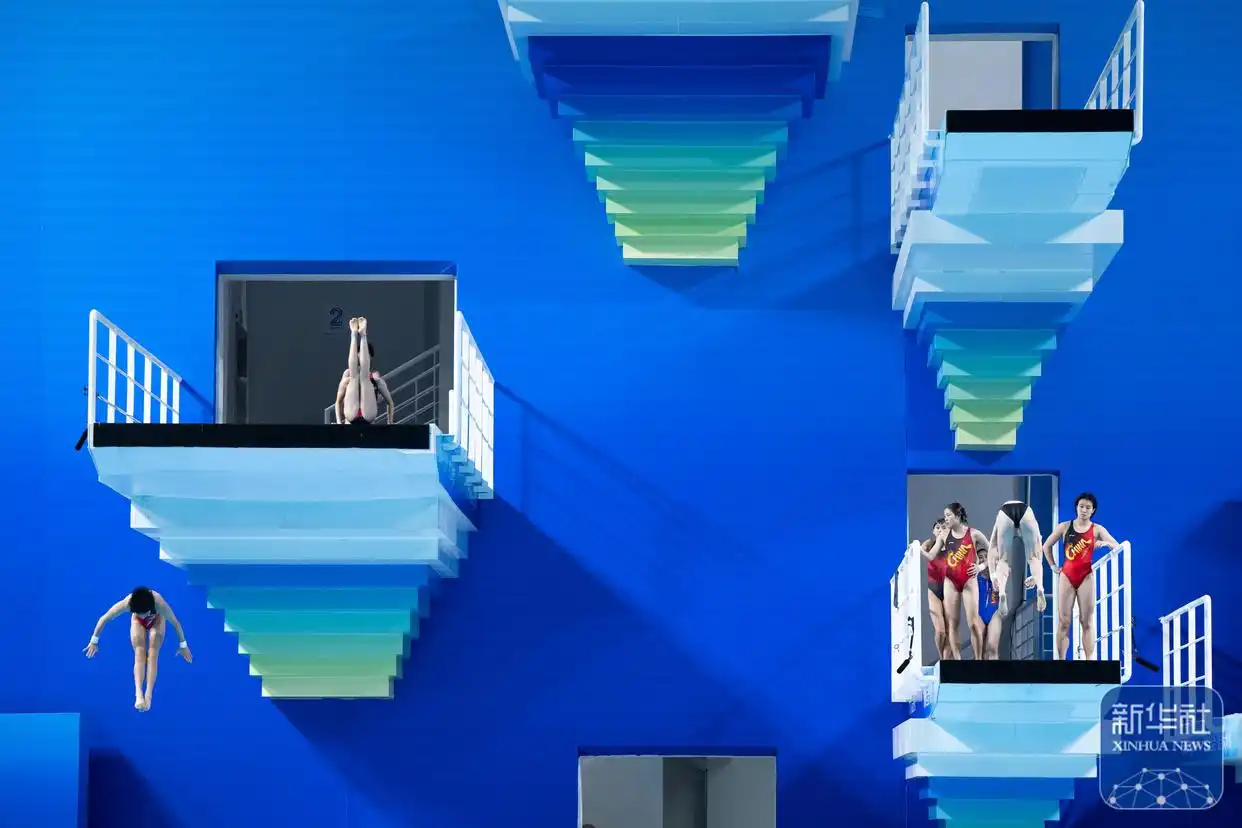 陈芋汐全运会女子10米跳台夺金_全国运动会跳水女子10米跳台半决赛 陈芋汐 晋级决赛