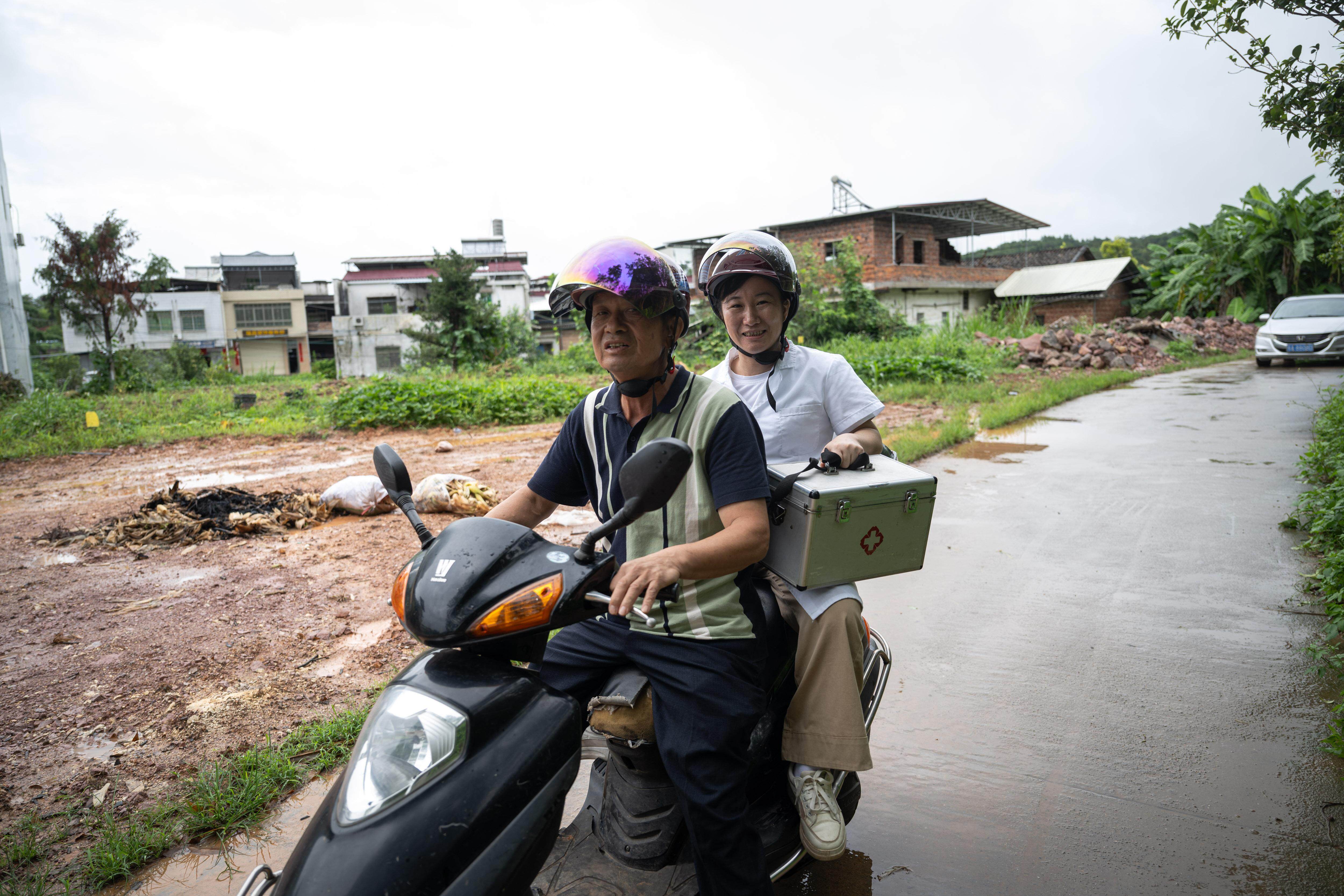 粤东北乡村医生事迹_乡村医生黄小青_最美乡村医师周月华