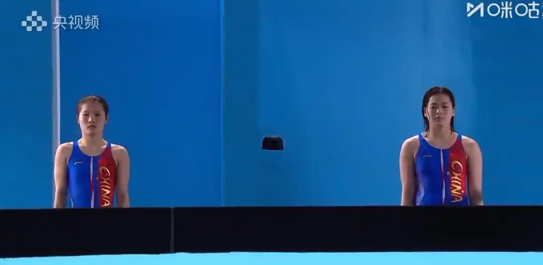 十五运会跳水女子双人10米台预赛：陈芋汐掌敏洁居首，全红婵缠绷带搭档王伟莹列第三，今晚决赛再战