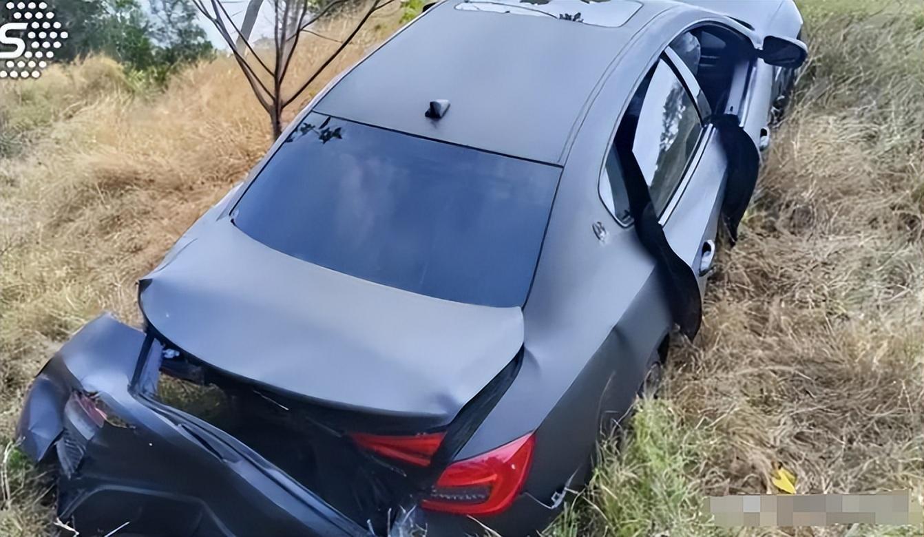 何润东玛莎拉蒂追尾事故_知名导演陈可辛出车祸 现场画面曝光_何润东车祸事故