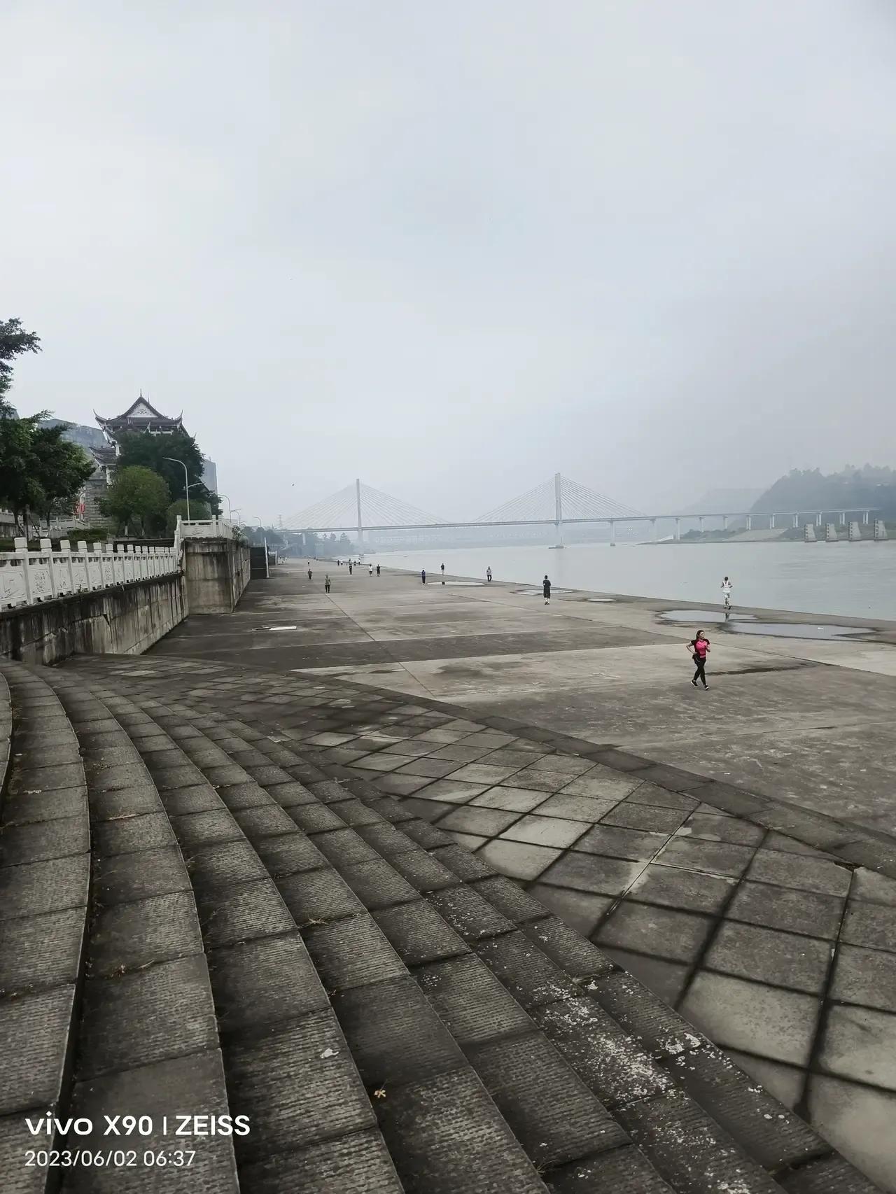 犍为沿江大道美景_犍为县城滨江路风景_未来5年犍为城市规划