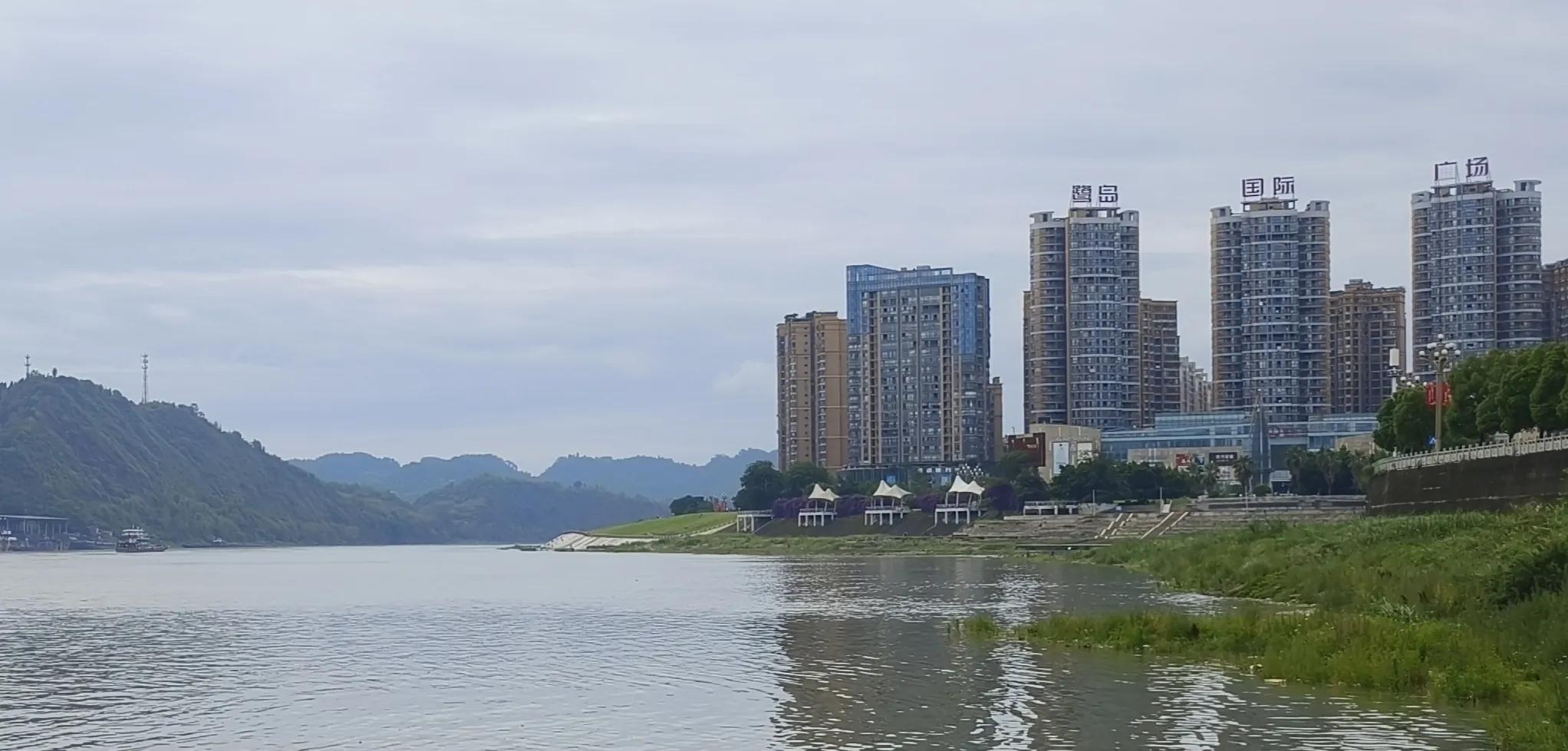 未来5年犍为城市规划_犍为县城滨江路风景_犍为沿江大道美景