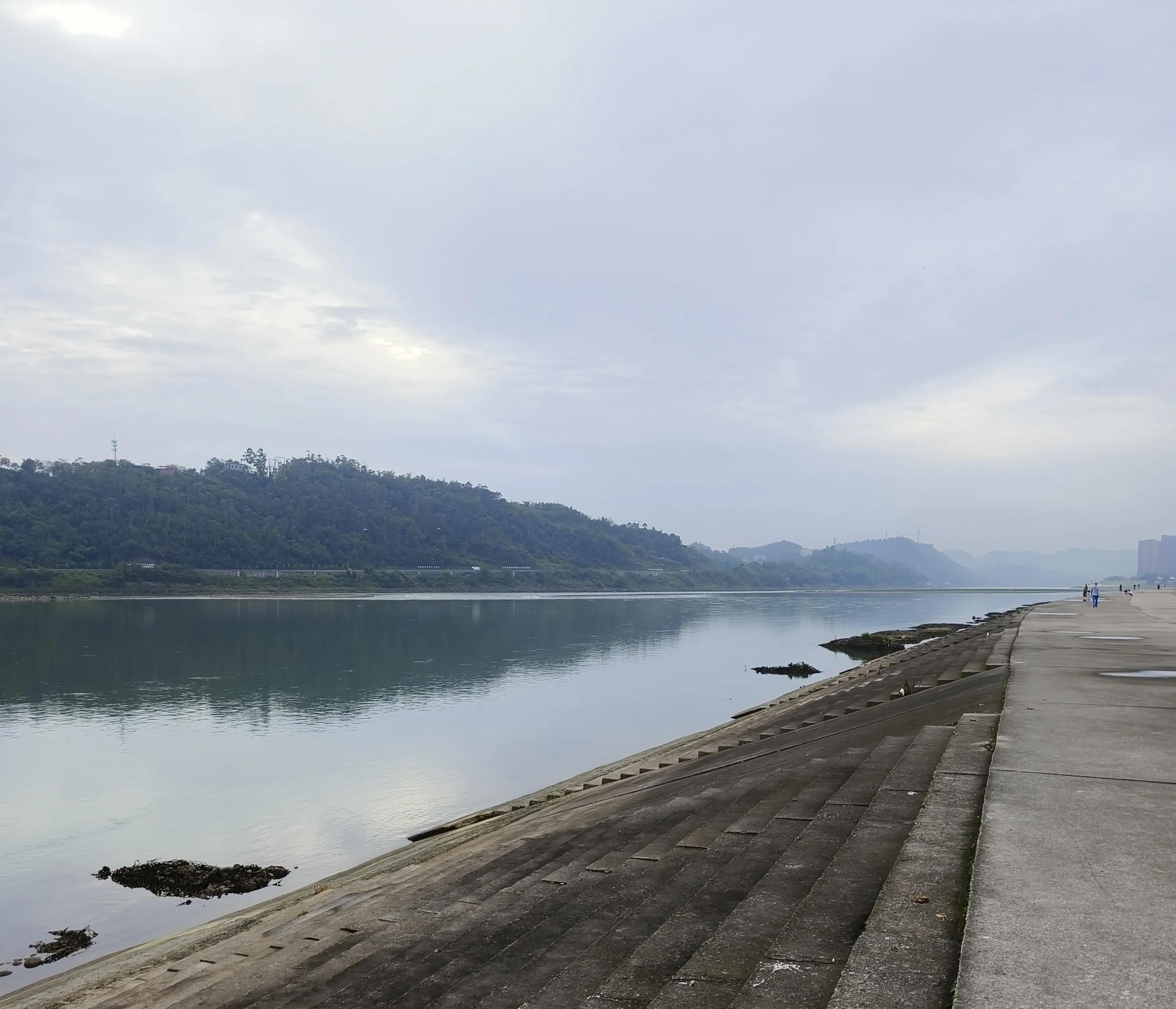 犍为沿江大道美景_未来5年犍为城市规划_犍为县城滨江路风景