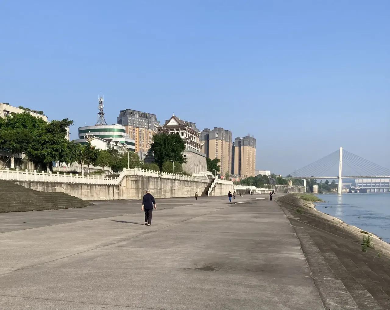 犍为沿江大道美景_犍为县城滨江路风景_未来5年犍为城市规划